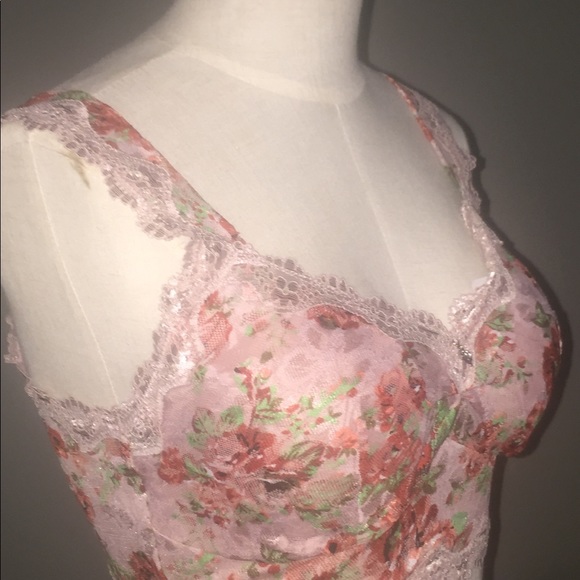 Intimates - Picture 5 of 8